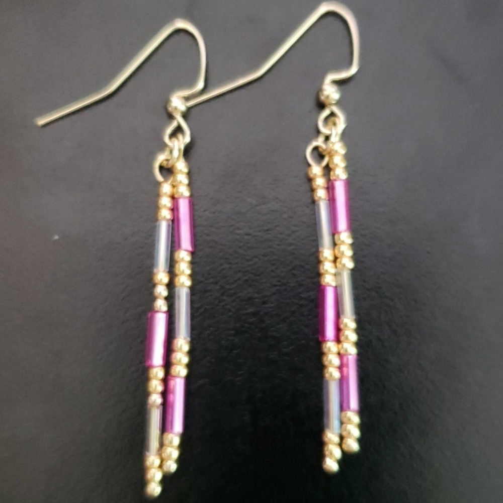 Fuchsia bugle & gold seed beaded earrings - Picture 2 of 7